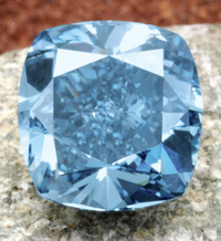 7.03 ct Fancy Vivid blue / IF (Sotheby's)