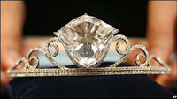 Тиара с бриллиантом Шизука весом 101,27 карата (фото: Luxuo)